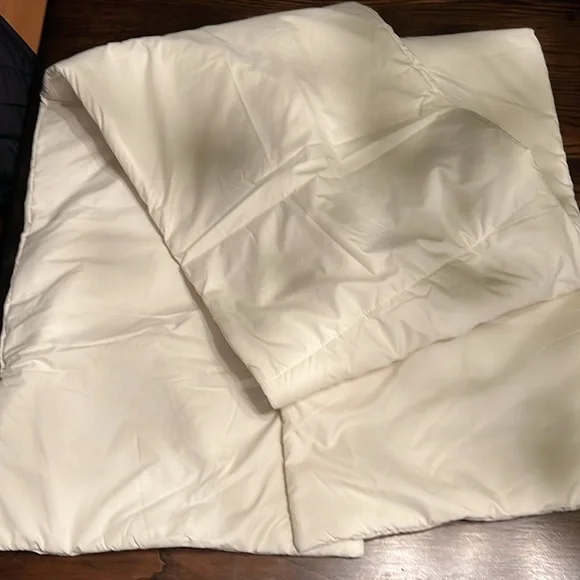 66 Degrees North Iceland Brinholar Insulated Scarf in Cream